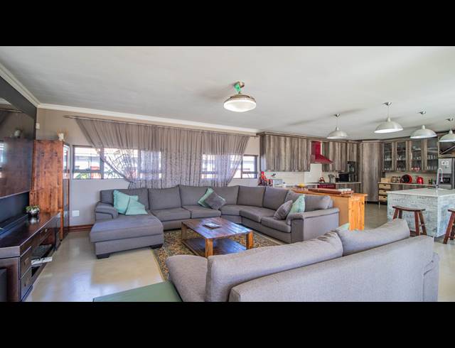 5 BEDROOM HOUSE FOR SALE IN RAND COLLIERIES